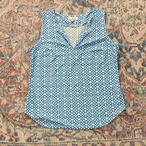 Jude Connally Ali Top in Blue Geometric Print SZ M EUC